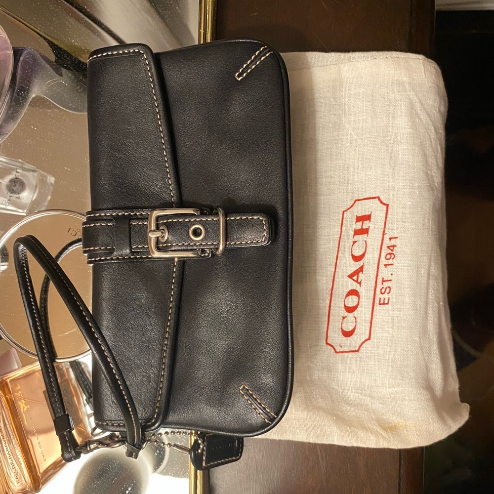 Coach Wristlet (Black) EUC